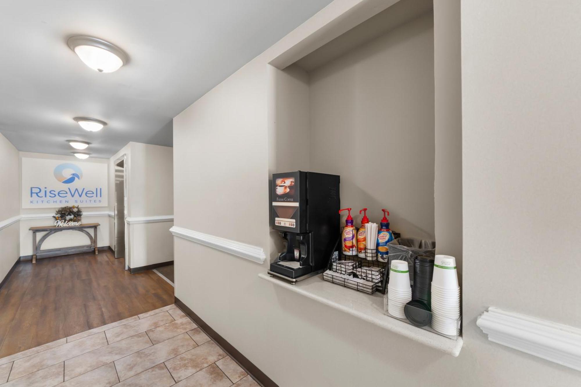 Risewell Kitchen Suites 普莱森顿 外观 照片